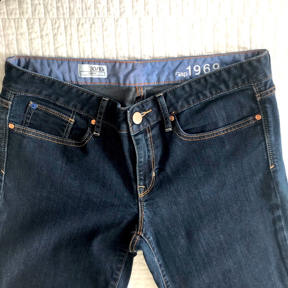 Gap 1969 Flare Jean size 30/10R curvy. (only worn 2X’s)